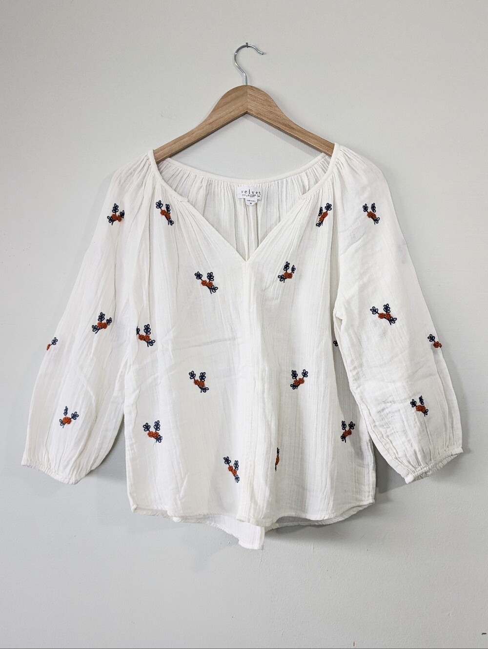 Velvet by Graham & Spencer Selma Fleur Blouse M Ivory Gauze Top Embroidered